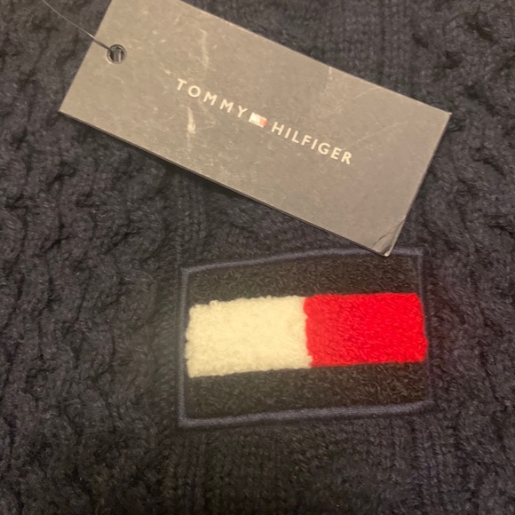Tommy Hilfiger sweater size XS